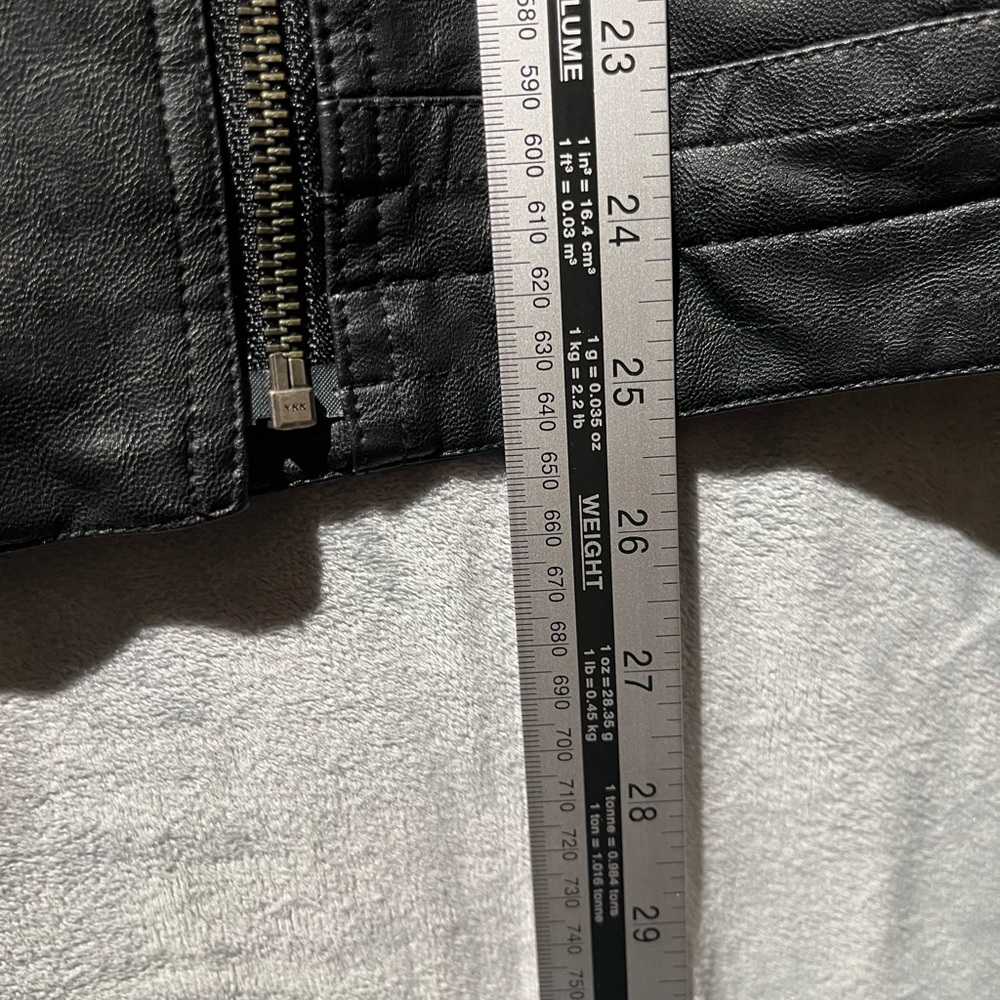 Cripple Creek Women's Black Leather Bomber Jacket - Picture 9 of 11